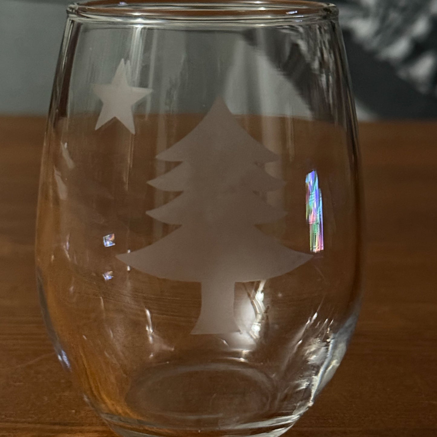 Etched Maine Wine Glass